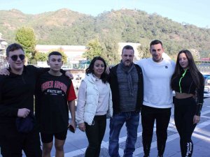 Ailecek Sinema Filmi Çekip: "Amacımız Marmaris’i Ve Güzelliklerini Göstermek" Dediler