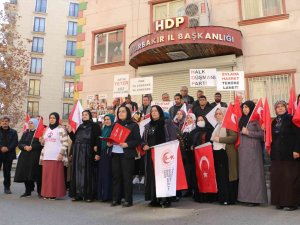 Şehit Ve Gazi Yakınları İle Evlat Nöbetindeki Ailelerden Pkk Ve Hdp’ye Gözdağı