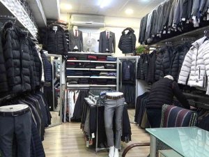 Kar Gelmeyince Kışlık Ürünler Rafta Kaldı: "Kuraklık Maalesef Esnafı Da Kuruttu"