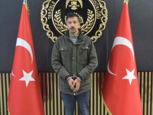 Terör Örgütü Pkk’nın Elebaşı Öcalan’ın Pankartını Asan 2 Şüpheli Yakalandı