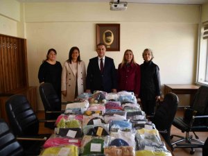 Sökeli Kadınlar Çocuklara Şefkat Elini Uzattı