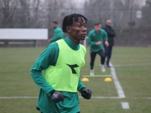 Afrikalı Oyuncu George P. Lewis, Sakaryaspor İle Deneme Antrenmanlarına Çıkıyor