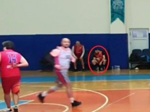 Bursa’ya Turnuva İçin Gelen Eski Basketbolcu Fenalaşarak Hayatı Kaybetti