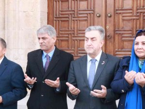 Devrinin Fakültesi Olan Cacabey Medresesi 5 Yıl Sonra İbadete Açıldı