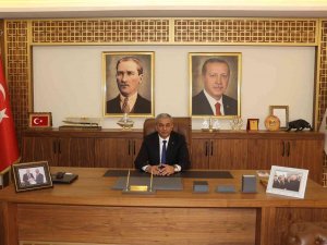 Başkan Kaplan’dan Çocuklara Karne Hediyesi