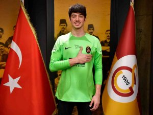 Galatasaray, Genç Kaleci Jankat Yılmaz’ın Sözleşmesini Uzattı