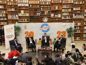 Çevre, Şehircilik Ve İ̇klim Değişikliği Bakanı Kurum, Ankara’da Gençlerle Bir Araya Geldi