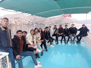 Üniversite Sınavına Hazırlanan Gençler Moral Turuna Çıktı