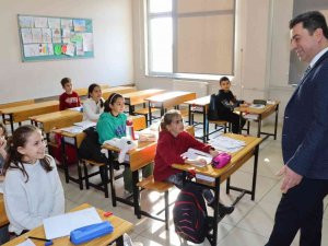 Öğrenciler Kış Okulunda İlim, Sanat, Matematik Ve İ̇ngilizce Öğreniyor