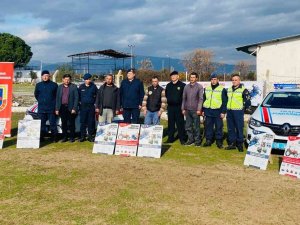 Jandarma Ekipleri Traktör Ve Motosiklet Sürücülerini Bilgilendirdi