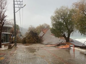 Datça’da Fırtına Restoranın Platformunu Çökertti