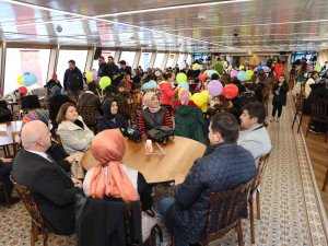 Öksüz Ve Yetim Çocuklar Boğaz Turu Attı