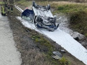 Eyüpsultan’da Kaza Yapan Otomobil Alev Alev Yandı