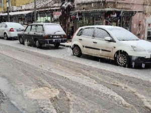 Gördes’e Yılın İlk Karı Düştü