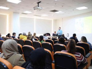 Aydın Büyükşehir Belediyesi’nden Ailelere ’Otizm’ Eğitimi