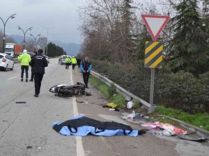 Manisa’da Kamyonetin Çarptığı Elektrikli Bisikletin Sürücüsü Öldü