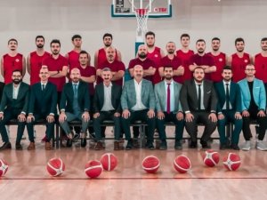 İ̇lkler Şehri Uşak Basketbol Takımı Galibiyet Serisini Bozmak İstemiyor