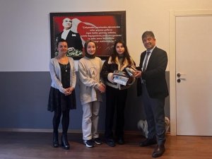 İ̇ki Okula Kitap Bağışladılar