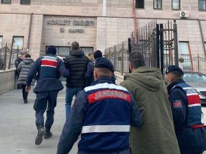 Cinayet Şüphelisi 2 Kişi Jandarma Ekiplerince Yakalandı