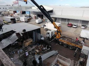 Güvercin Kafeslerini Vuran Fırtınanın Hasarı Sabah Ortaya Çıktı