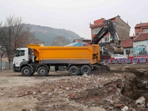 Kütahya 30 Ağustos İ̇ş Merkezi’nde Hafriyat Mesaisi