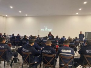 Fabrika İşçilerine Kadına Yönelik Şiddetle Mücadeleyi Anlattılar
