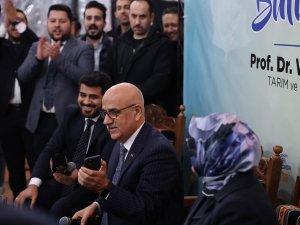 Bakan Kirişci, Gençlerin Talebi Üzerine Cumhurbaşkanı Erdoğan’ı Telefonla Aradı