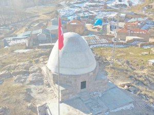 Başkan Büyükkılıç: “Tarihi Türbeyi Yeniden Ayağa Kaldırdık”