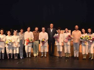 Gençlik Tiyatrosu’ndan Muhteşem Performans
