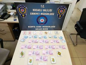 İ̇ş Yerinde Kumar Oynarken Yakalandılar
