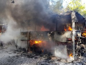 Günel Koreli Turistleri Taşıyan Tur Otobüsü Alev Alev Yandı