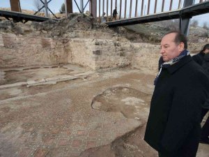 Tümbi̇kon Üyeleri 8 Bin Yıllık Antik Kenti Gezdi