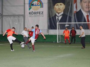 Körfez’de Siyaset Değil, Ayaklar Konuştu