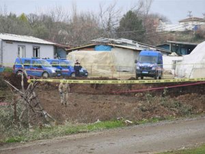 Jandarma Dedektörle Cinayetin İşlendiği Suç Aletini Arıyor