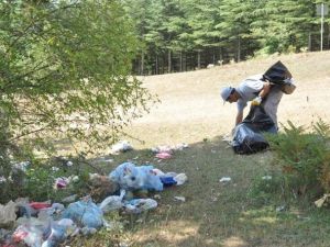 Duyarsız Vatandaş Tabiat Harikası Yaylayı Kirletiyor