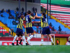 Turkcell Kadın Futbol Süper Ligi: Fenerbahçe: 18 - Kireçburnu: 0