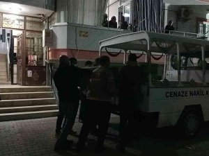 Emekli Öğretmen Evinde Ölü Bulundu