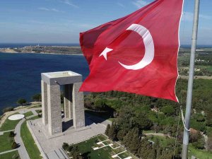 Tarih Bölümü Öğretim Üyesi Dr. Mithat Atabay: "Şehitler Abidesi Milletin Eseridir"