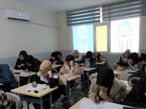 Eyyübiyeli Gençler Ücretsiz Deneme Sınavına Katıldı