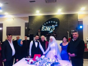 İ̇şitme Engelli Çift Mutluluğa İşaret Diliyle evet Dedi