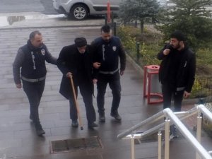 Karısını Ve Oğlunu Öldüren 87 Yaşındaki Şahıs Tutuklandı