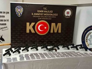 İ̇zmir Polisinden Yasa Dışı Silah Ticareti Operasyonu