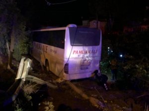 Manisada Yolcu Otobüsü Kamyonete Çarptı: 3ü Çocuk 7 Yaralı