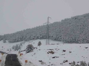 Ardahan’da Sibirya Soğukları Yerini Kar Yağışına Bıraktı