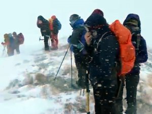 Süphan Dağı’na Tırmanan Dağcılar Tipiye Yakalandı
