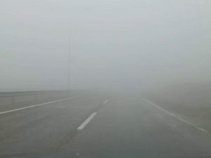 Siirt’te Etkili Olan Sis Görüş Mesafesini Düşürdü, Sürücüler İlerlemekte Zorlandı
