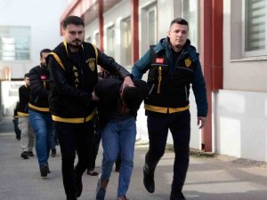 Uzun Namlulu Silahla Baskına 4 Tutuklama