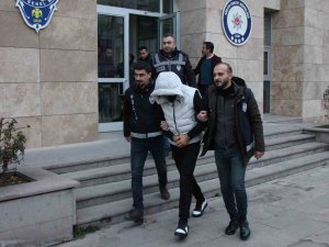 Araç Filo Bayileri Adına Taklit İnternet Sitesi Kurup Engelli Vatandaşları Dolandırdılar: 5 Gözaltı