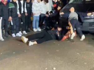 Çekmeköy’de Halay Çekenlerin Arasına Minibüsün Daldığı Anlar Kamerada