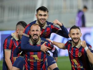 Ahmet İ̇lhan Özek 60 Gün Sonra Golle Tanıştı